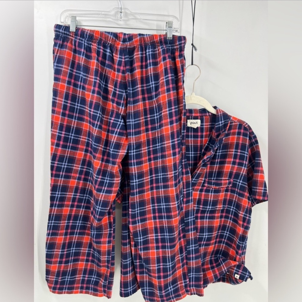 Pact 100% organic cotton, two-piece cropped short sleeve pajama set M
